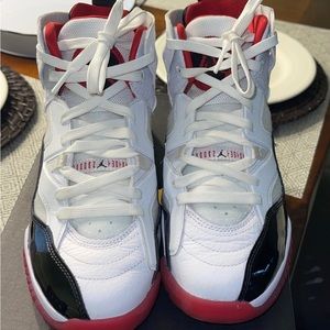 Nike Jumpman Two Trey Youth (Big Kid) size 6